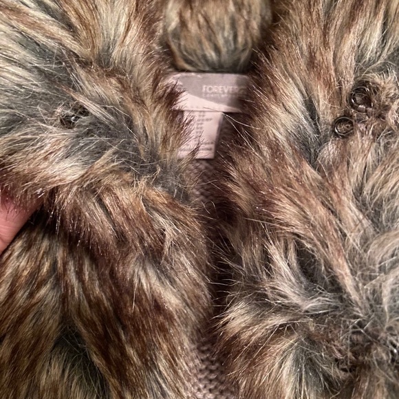 Cardigan - Picture 8 of 11